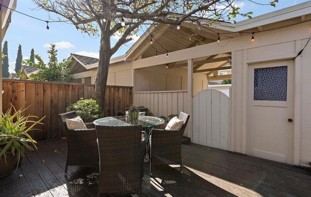 1 Comstock Queen Court, Mountain View, CA 94043