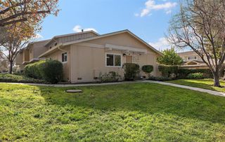 1 Comstock Queen Court, Mountain View, CA 94043