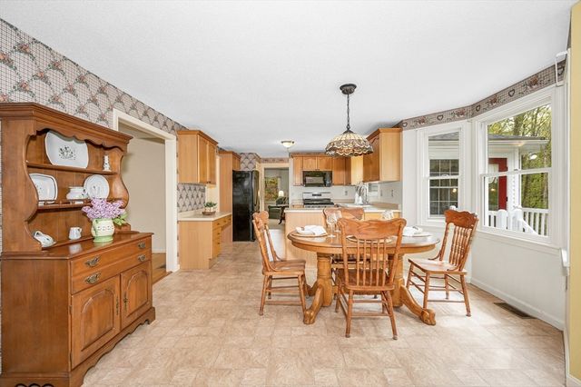 5 Ridge Road, Tyngsborough, MA 01879