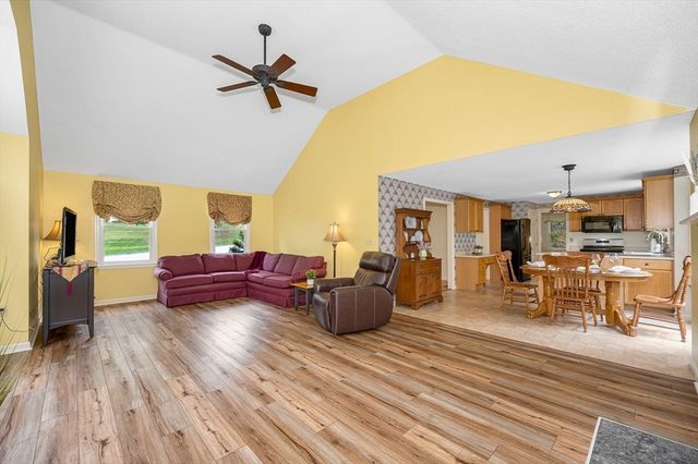 5 Ridge Road, Tyngsborough, MA 01879