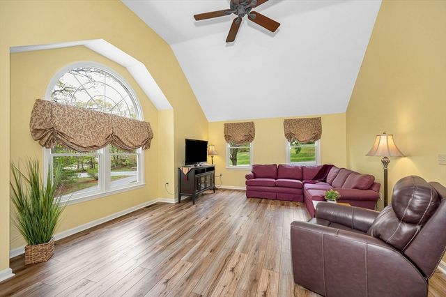 5 Ridge Road, Tyngsborough, MA 01879