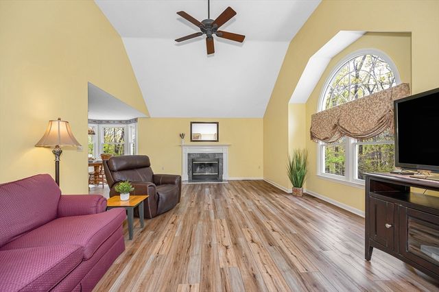 5 Ridge Road, Tyngsborough, MA 01879