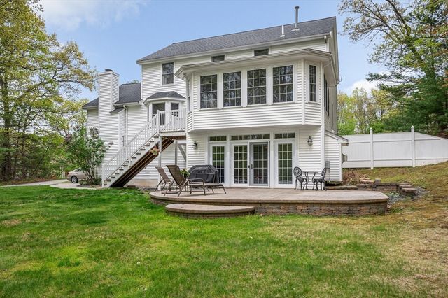 5 Ridge Road, Tyngsborough, MA 01879