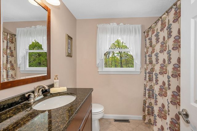 5 Ridge Road, Tyngsborough, MA 01879