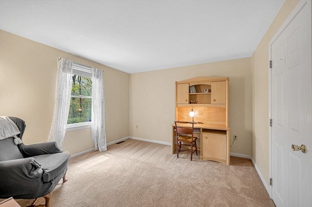 5 Ridge Road, Tyngsborough, MA 01879
