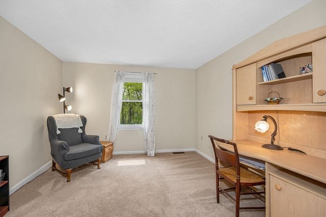 5 Ridge Road, Tyngsborough, MA 01879