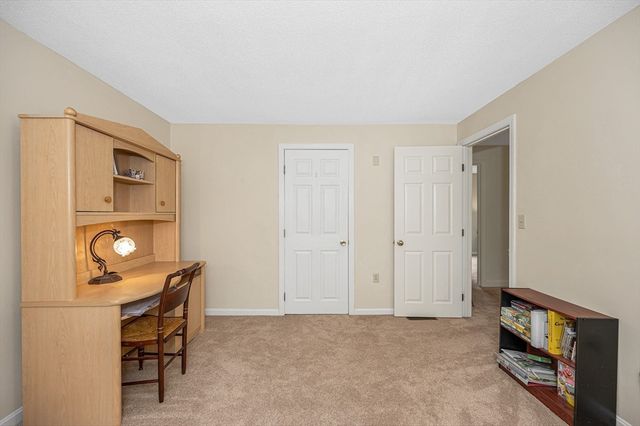 5 Ridge Road, Tyngsborough, MA 01879
