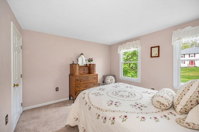 5 Ridge Road, Tyngsborough, MA 01879