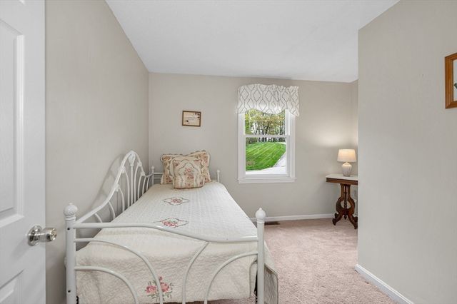 5 Ridge Road, Tyngsborough, MA 01879