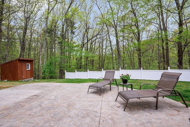 5 Ridge Road, Tyngsborough, MA 01879