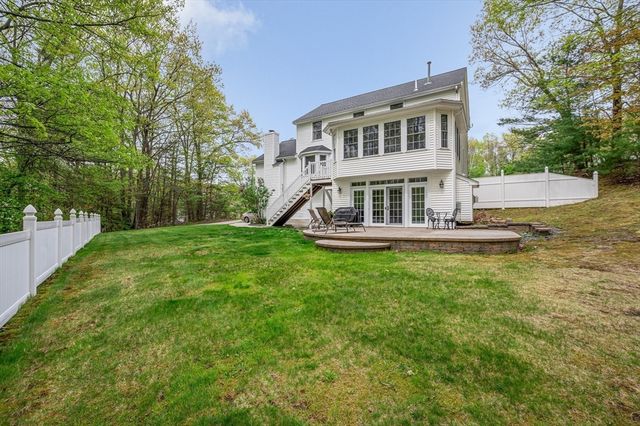 5 Ridge Road, Tyngsborough, MA 01879