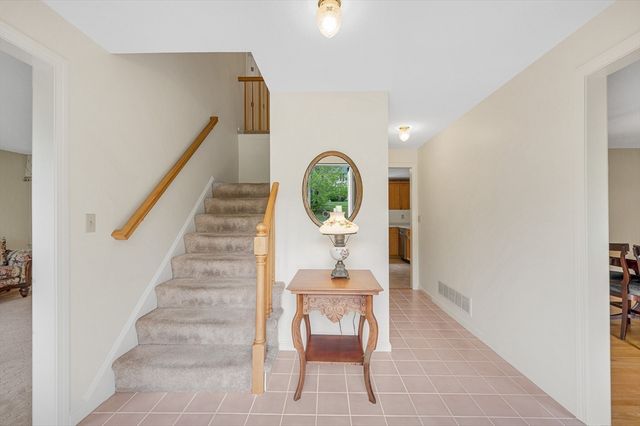 5 Ridge Road, Tyngsborough, MA 01879