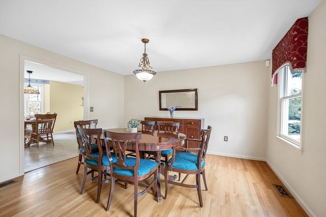 5 Ridge Road, Tyngsborough, MA 01879