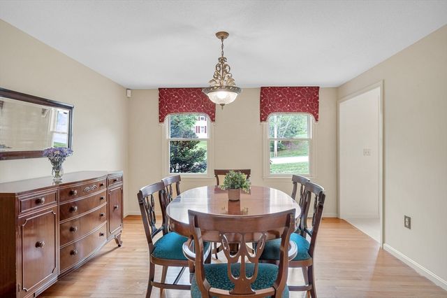 5 Ridge Road, Tyngsborough, MA 01879