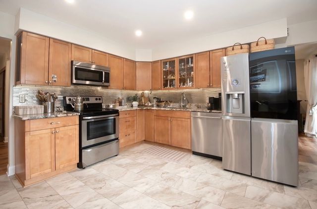 1909 E Maya Lane, Mount Prospect, IL 60056