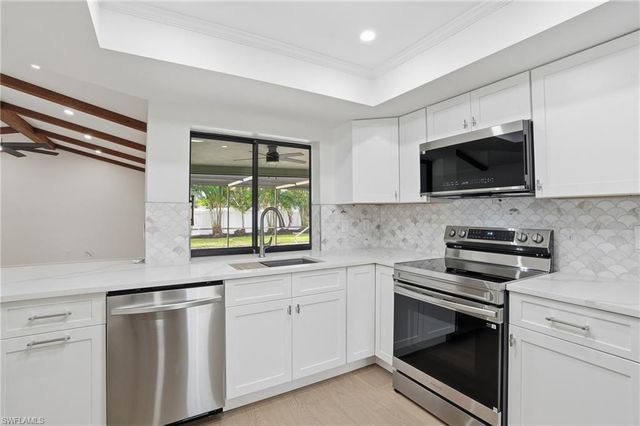 1914 SE 16th ST, Cape Coral, FL 33990