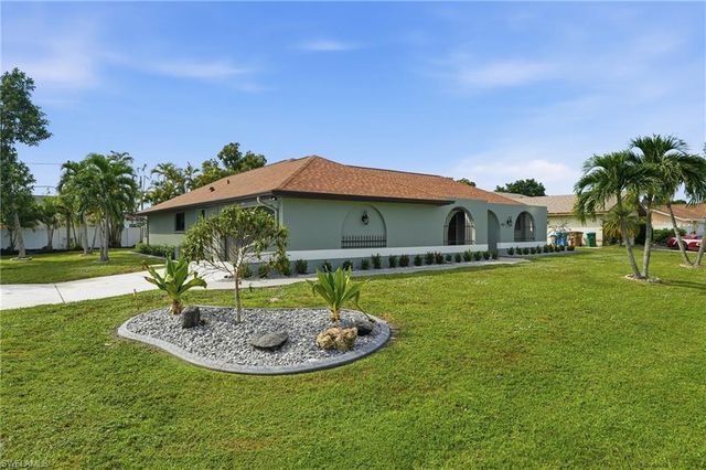 1914 SE 16th ST, Cape Coral, FL 33990