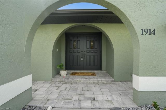 1914 SE 16th ST, Cape Coral, FL 33990