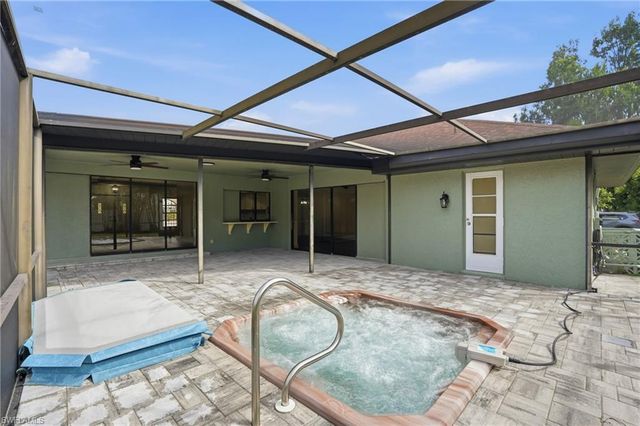 1914 SE 16th ST, Cape Coral, FL 33990