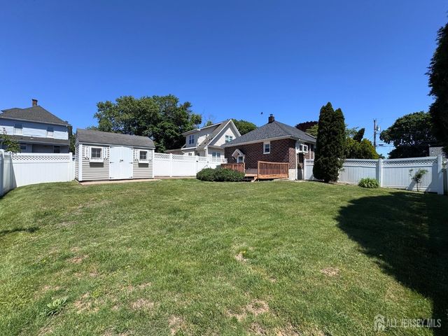 11 Lee Avenue, Sayreville, NJ 08879