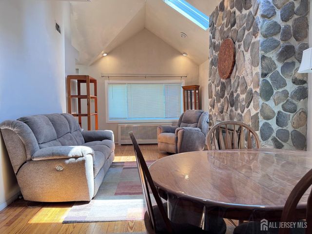11 Lee Avenue, Sayreville, NJ 08879