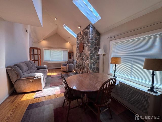 11 Lee Avenue, Sayreville, NJ 08879
