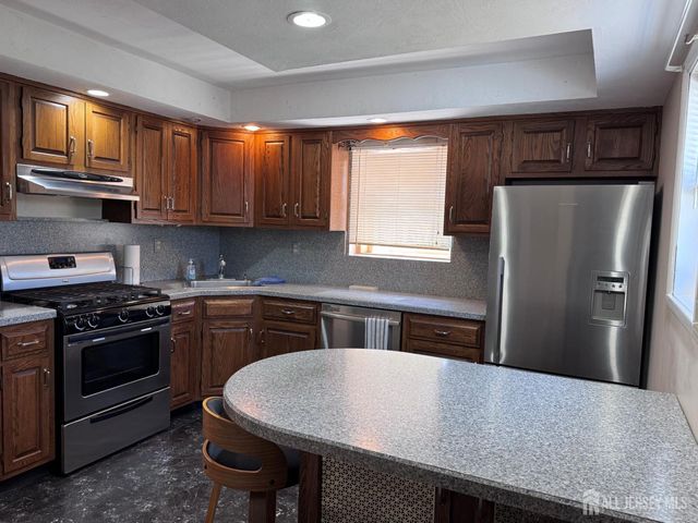 11 Lee Avenue, Sayreville, NJ 08879