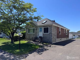 11 Lee Avenue, Sayreville, NJ 08879