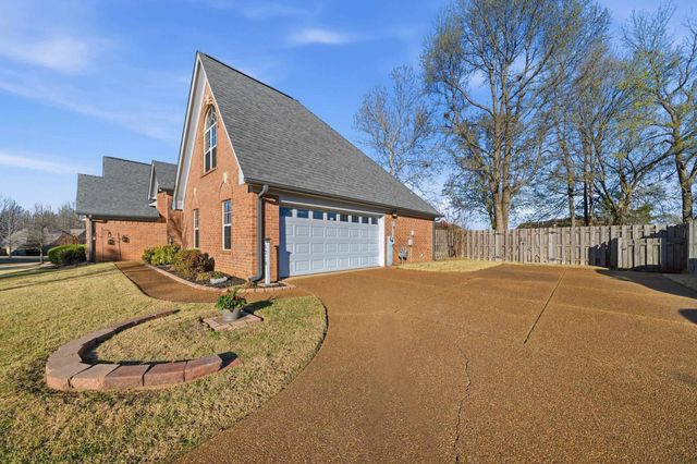 5218 JEFFREY KEITH DR, Bartlett, TN 38002