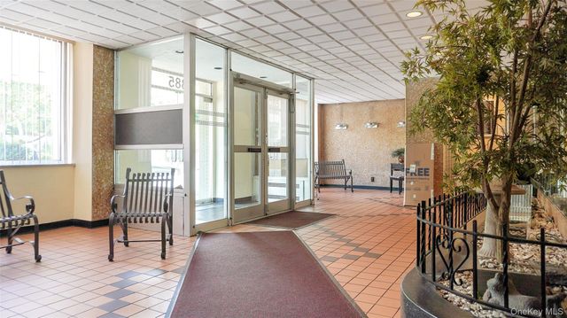 385 McLean Avenue 3B, Yonkers, NY 10705