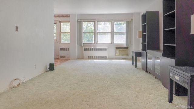 385 McLean Avenue 3B, Yonkers, NY 10705