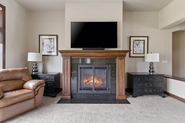 1294 S SEDONA CIRCLE, Hobart, WI 54115