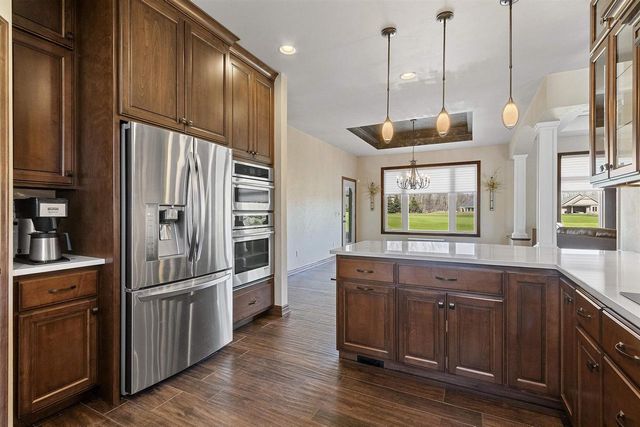 1294 S SEDONA CIRCLE, Hobart, WI 54115