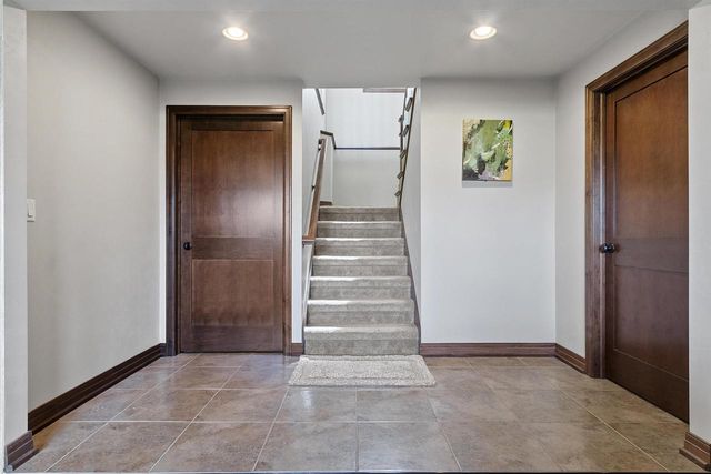 1294 S SEDONA CIRCLE, Hobart, WI 54115