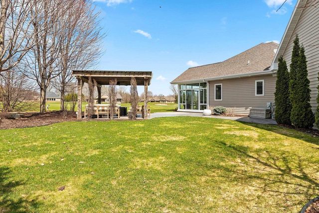 1294 S SEDONA CIRCLE, Hobart, WI 54115