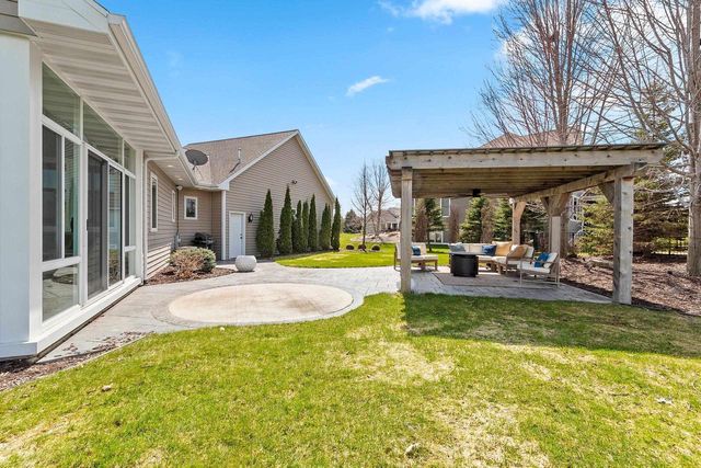 1294 S SEDONA CIRCLE, Hobart, WI 54115