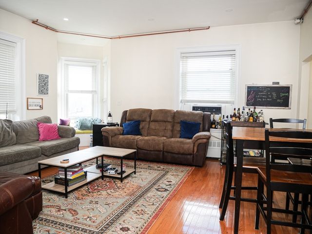 25 Garrison Rd 2, Brookline, MA 02445