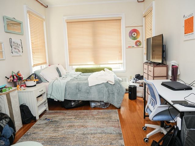 25 Garrison Rd 2, Brookline, MA 02445