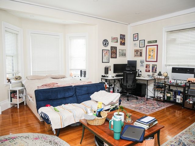 25 Garrison Rd 2, Brookline, MA 02445