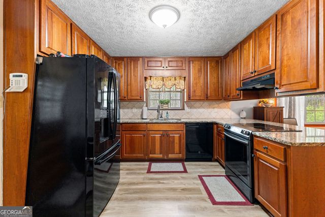 1407 Highway 92 N, Fayetteville, GA 30214