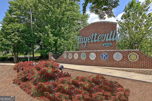 1407 Highway 92 N, Fayetteville, GA 30214