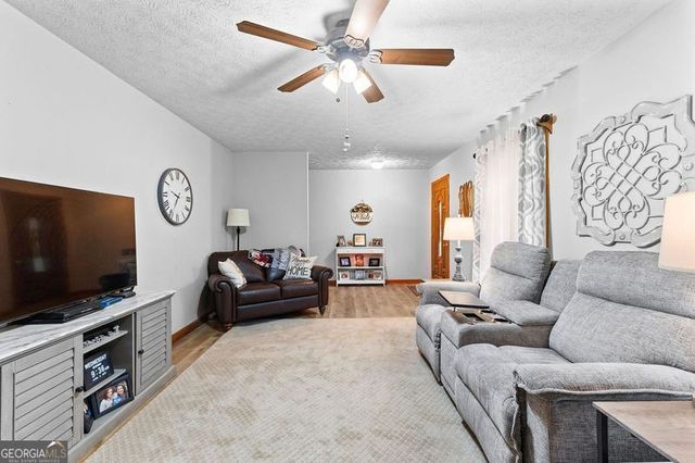1407 Highway 92 N, Fayetteville, GA 30214