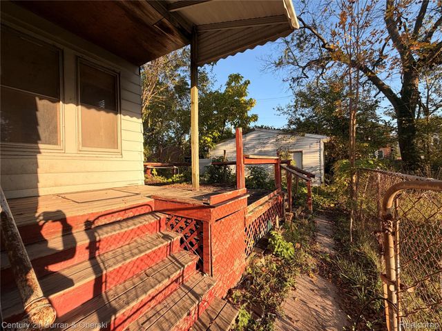 2921 W Euclid Street, Detroit, MI 48206