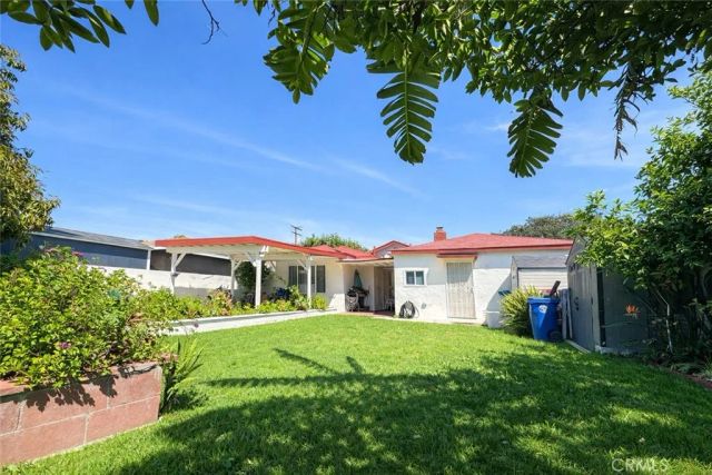7105 California Avenue, Bell, CA 90201
