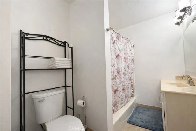7105 California Avenue, Bell, CA 90201