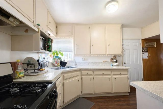 7105 California Avenue, Bell, CA 90201