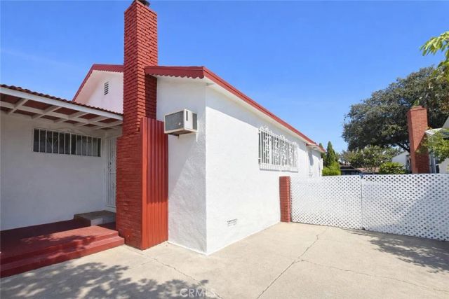 7105 California Avenue, Bell, CA 90201