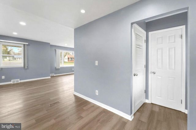 812 BEVERLY DR, Somerdale, NJ 08083