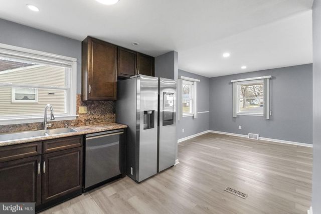 812 BEVERLY DR, Somerdale, NJ 08083