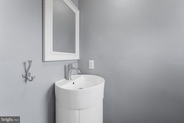 812 BEVERLY DR, Somerdale, NJ 08083